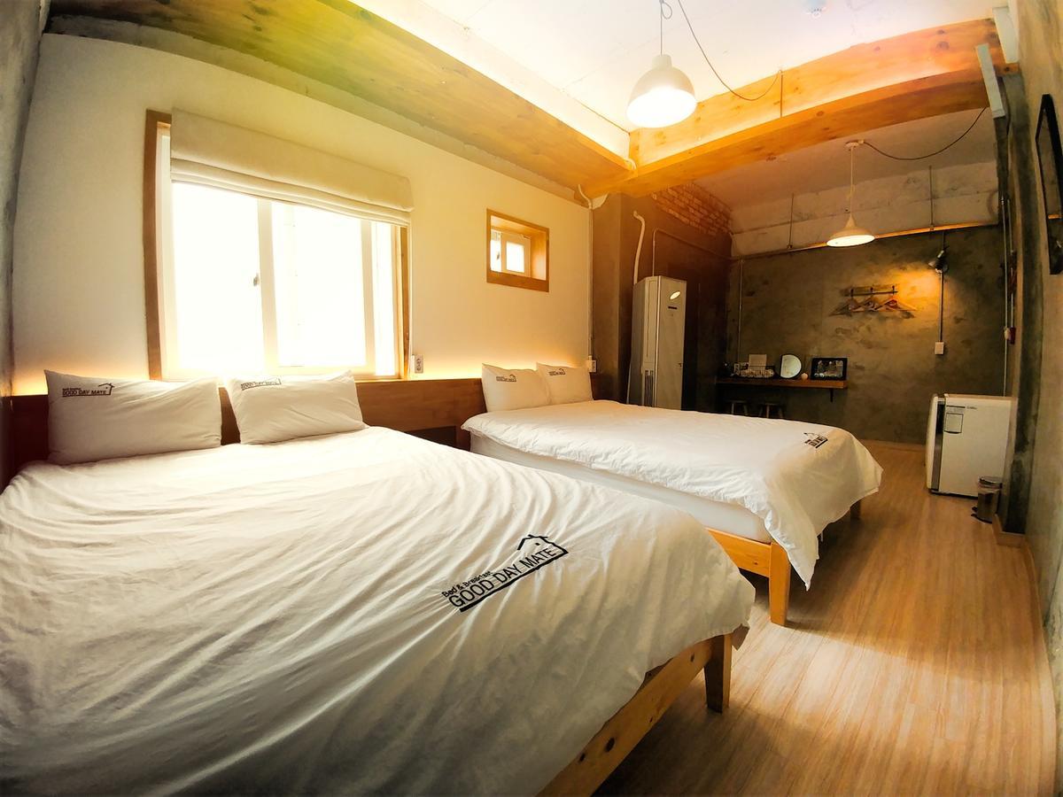 Good Day Mate Hostel *