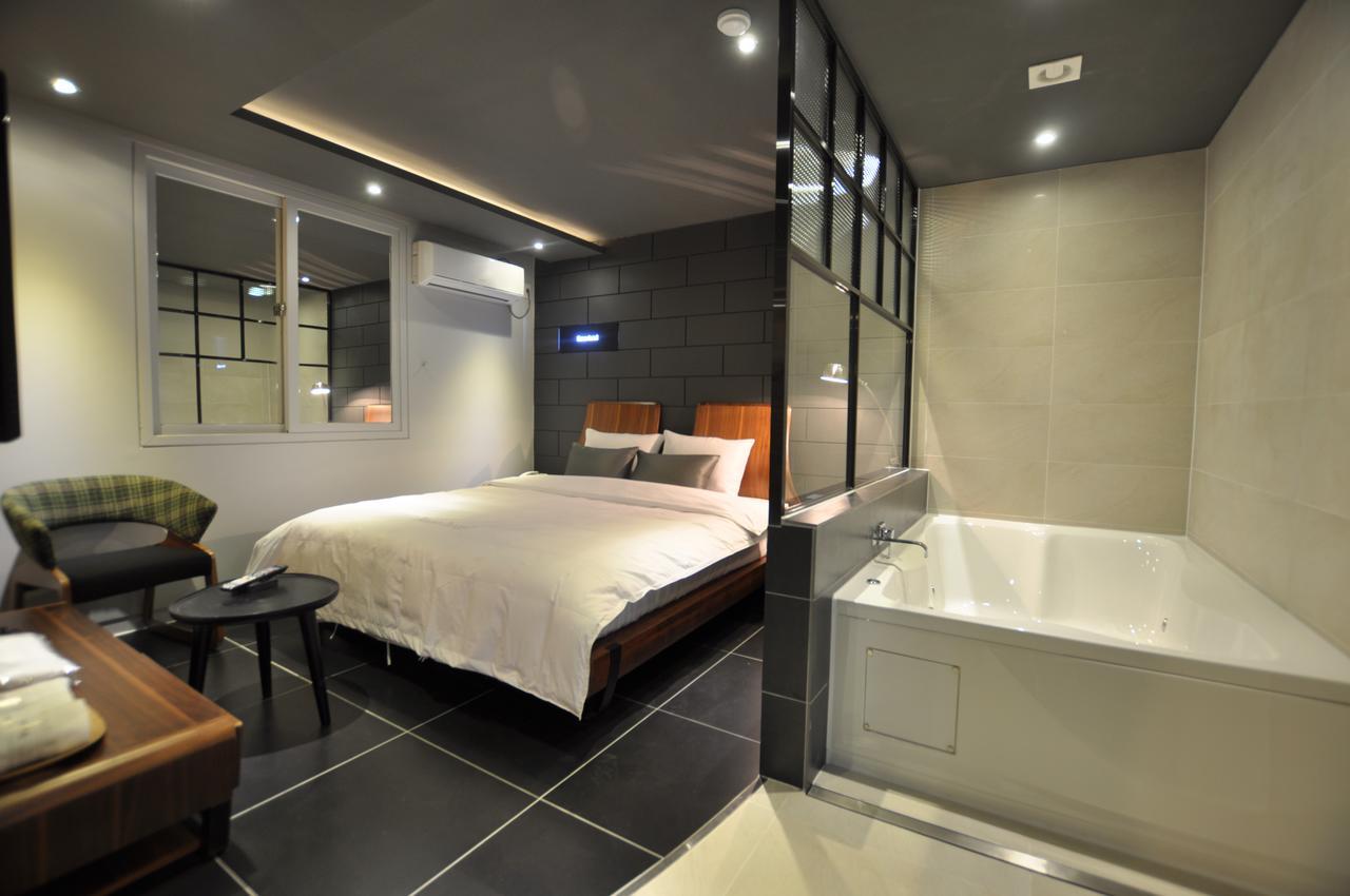 Bono Oncheonjang Hotel 2*