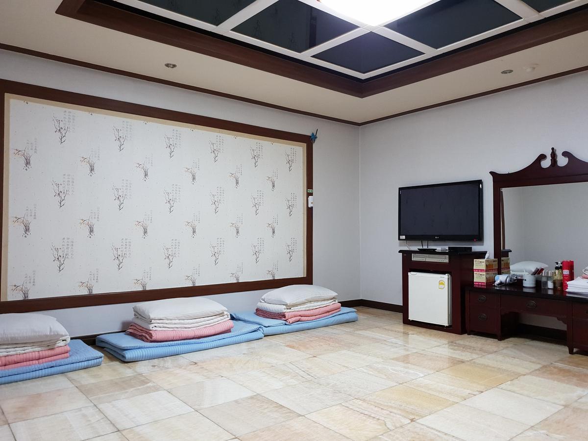 Plus Motel 2*