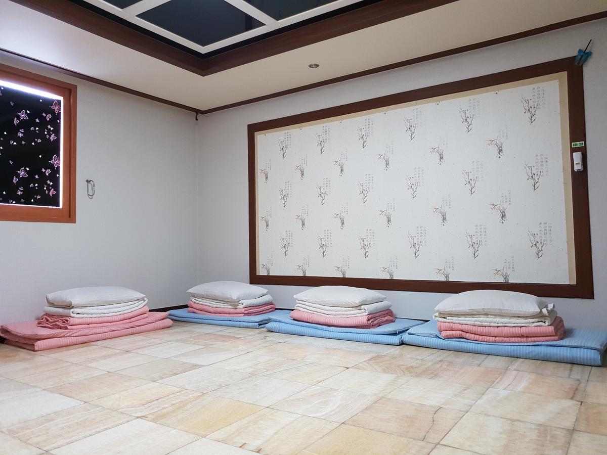 Plus Motel Busan