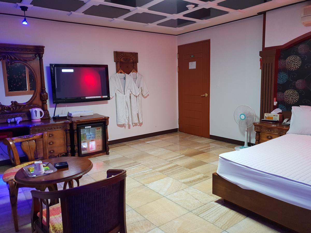 Plus Motel Busan