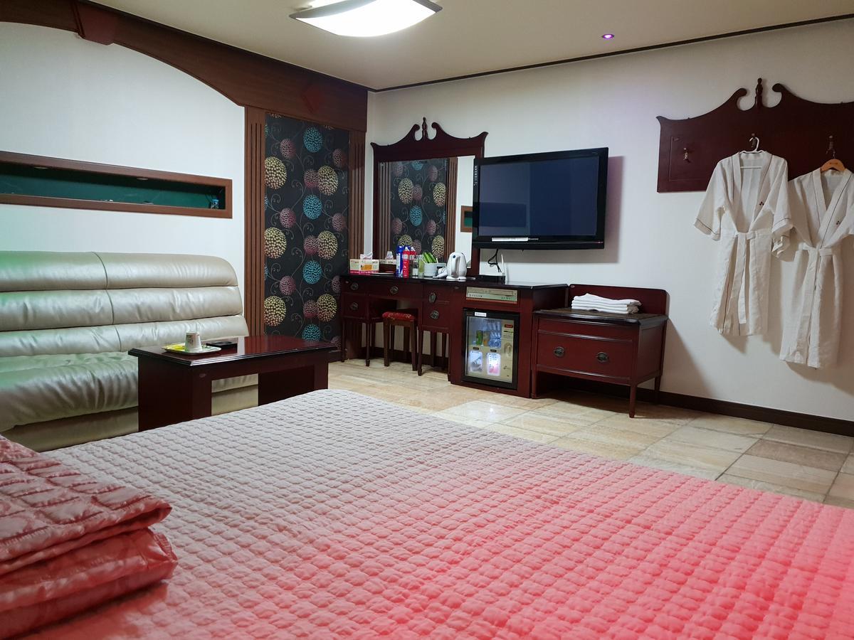 Plus Motel Busan