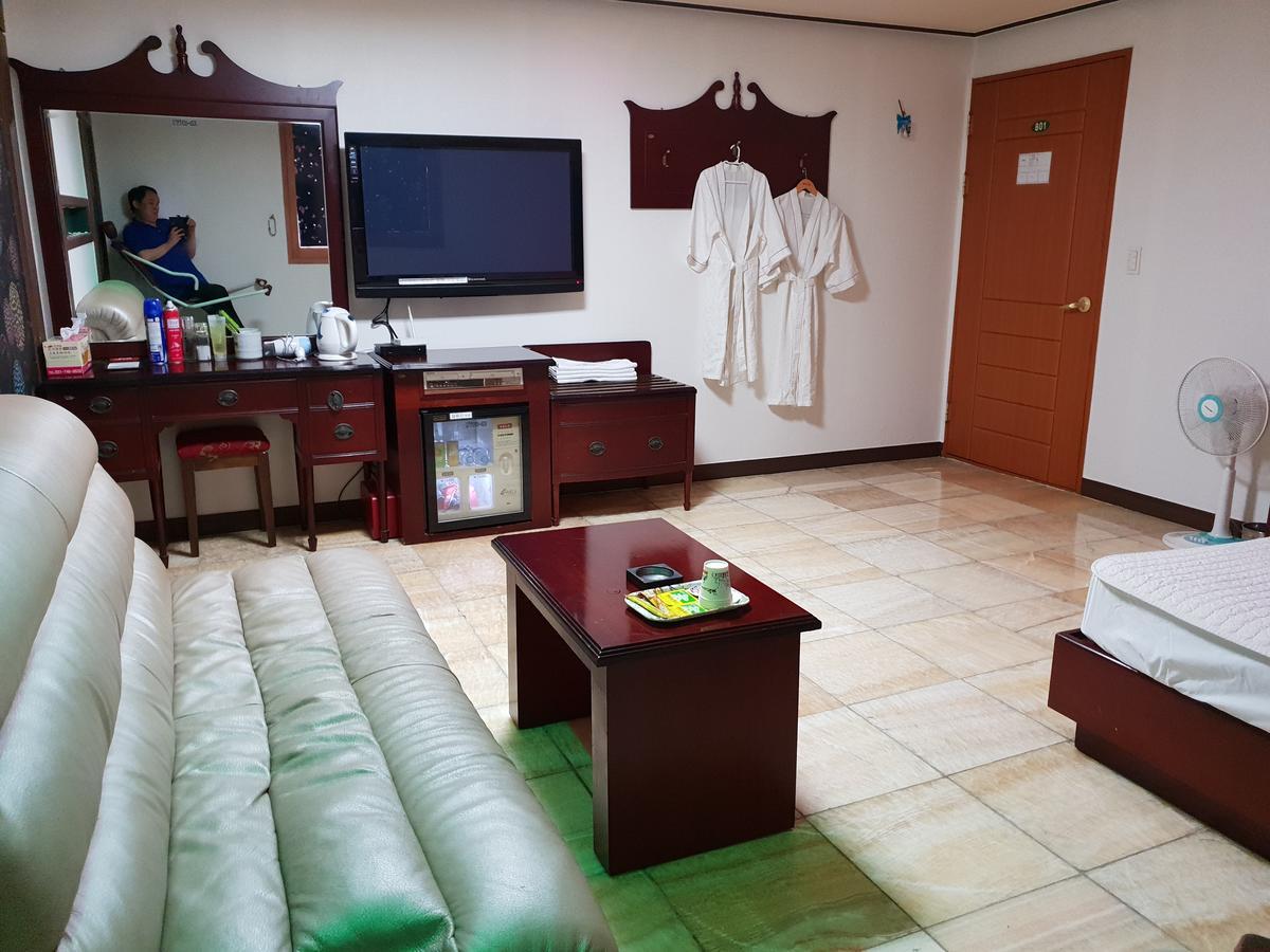 Plus Motel Motel