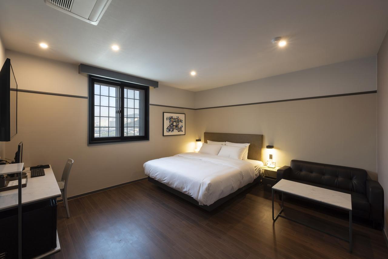 Brown-dot Gupo 2* Busan
