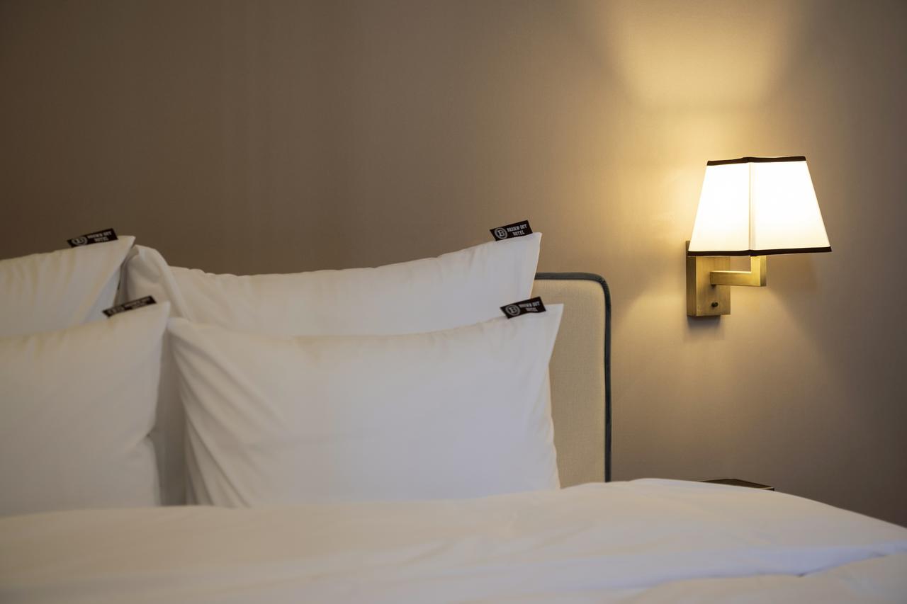 Seomyeon Brown-dot Gold 3* Busan