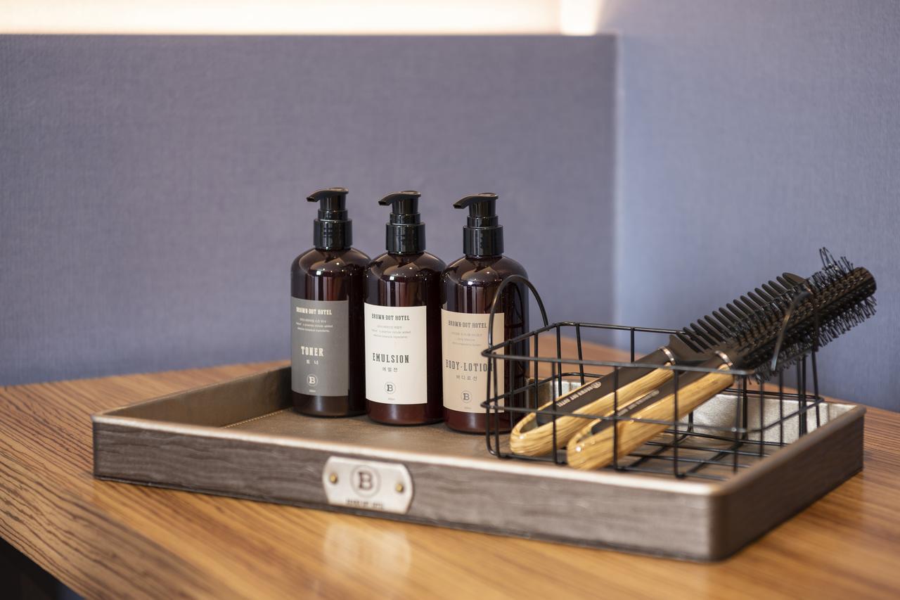 Hotel Seomyeon Brown-dot Gold