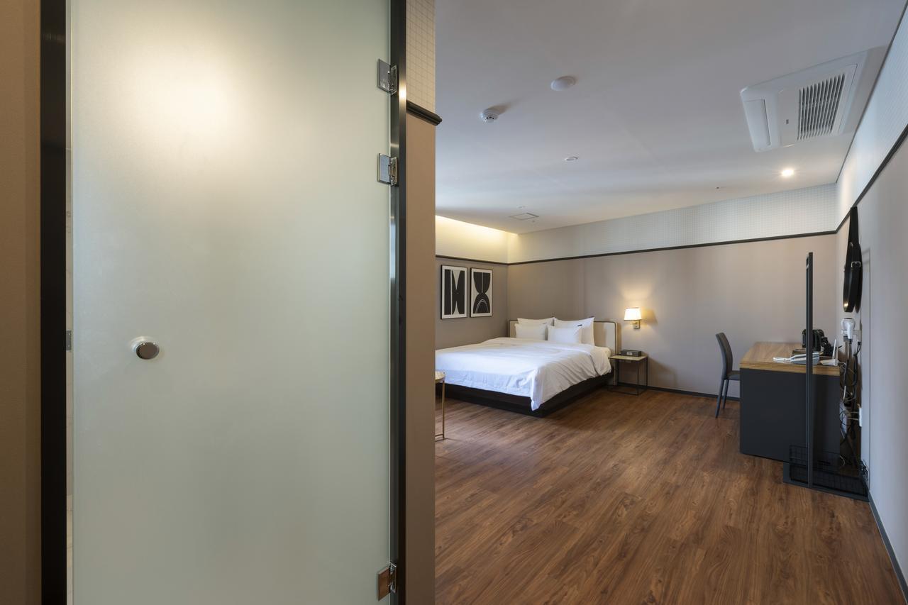 Seomyeon Brown-dot Gold Hotel
