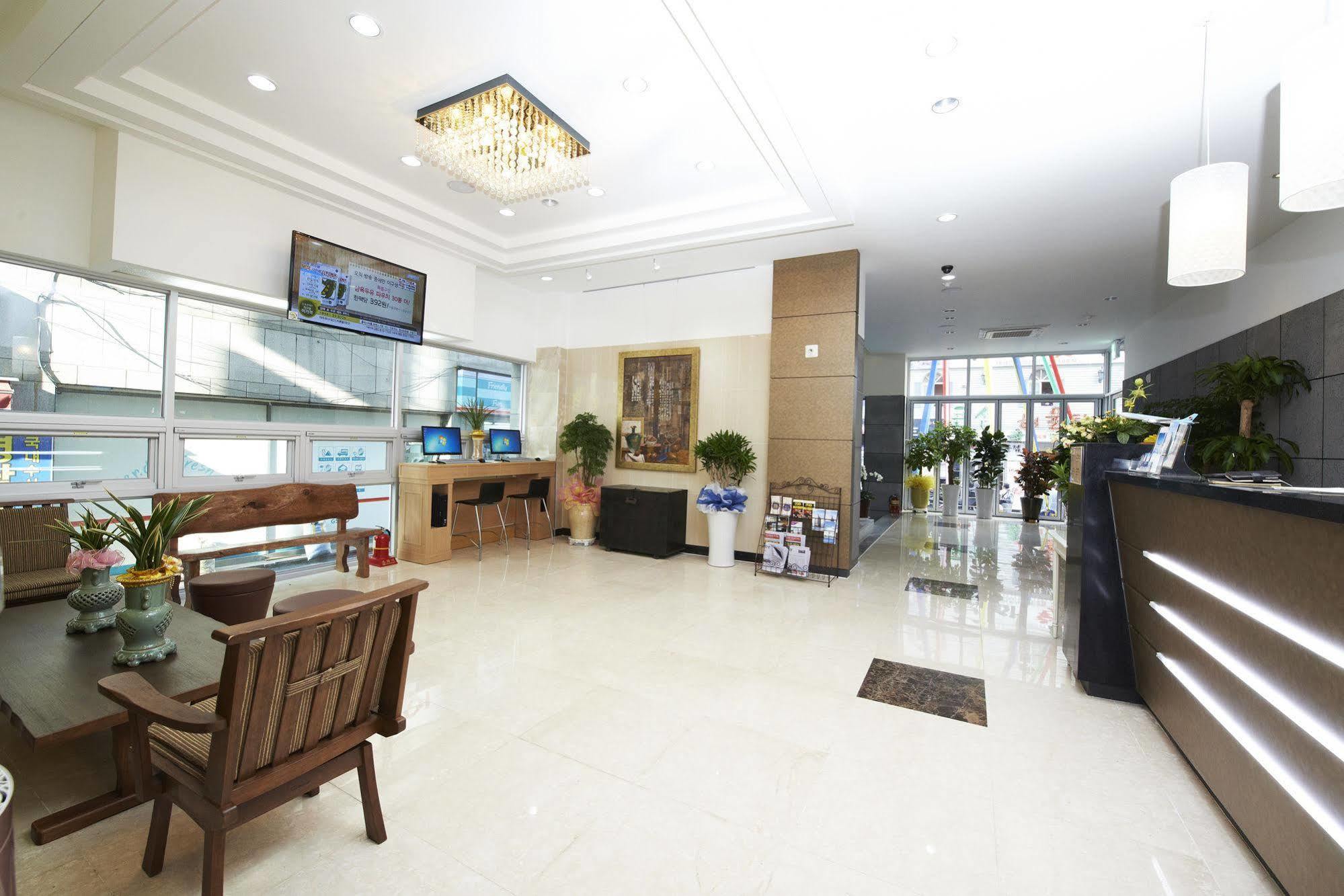 Hotel Noah 3*