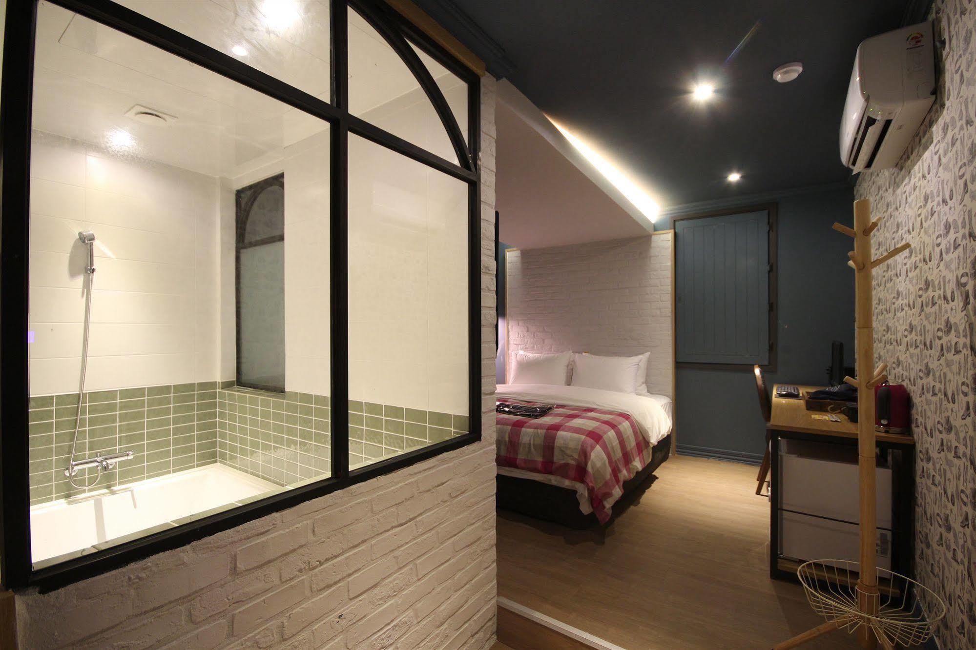Hotel 25