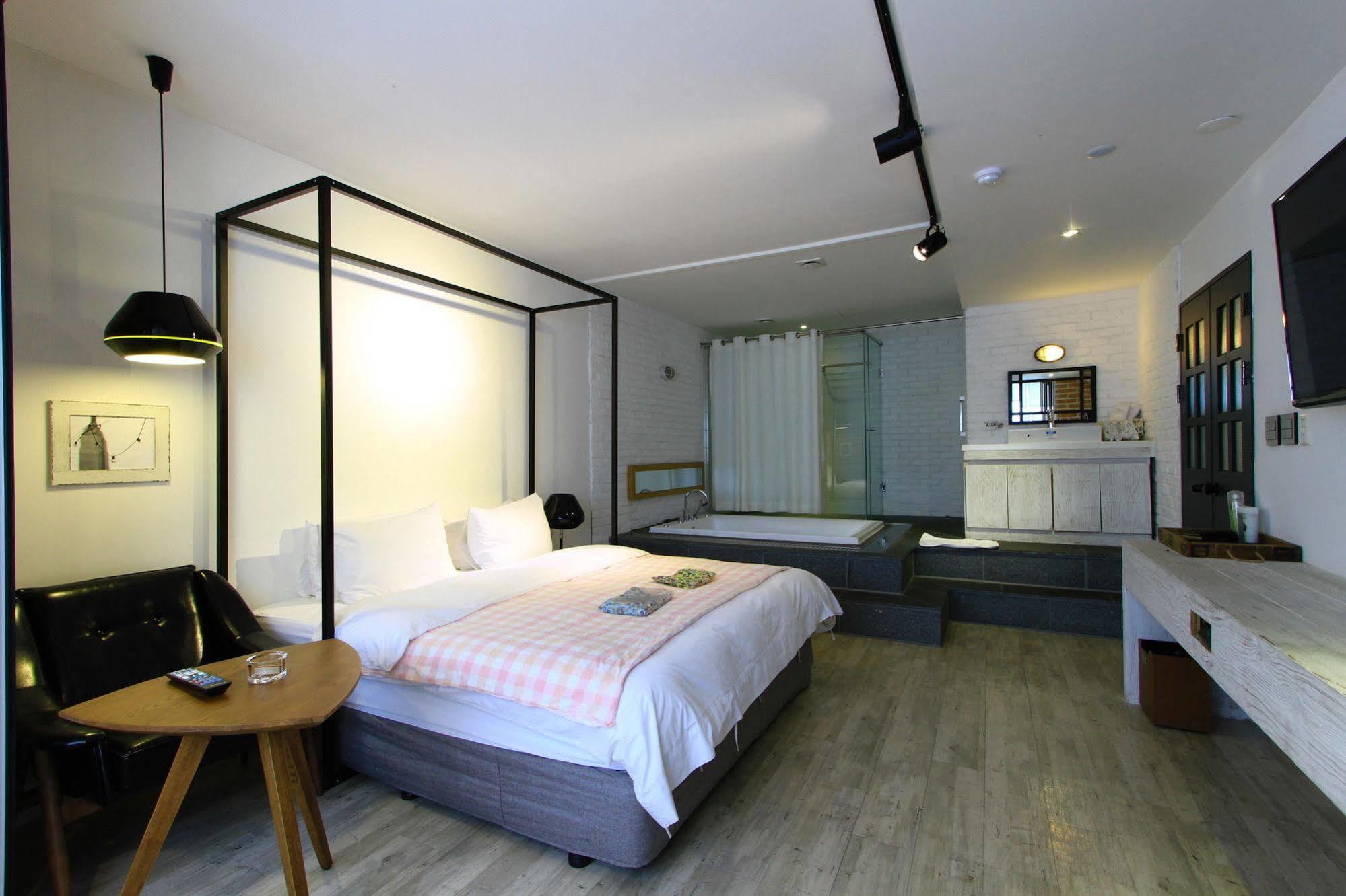 Hotel 25 2 3*