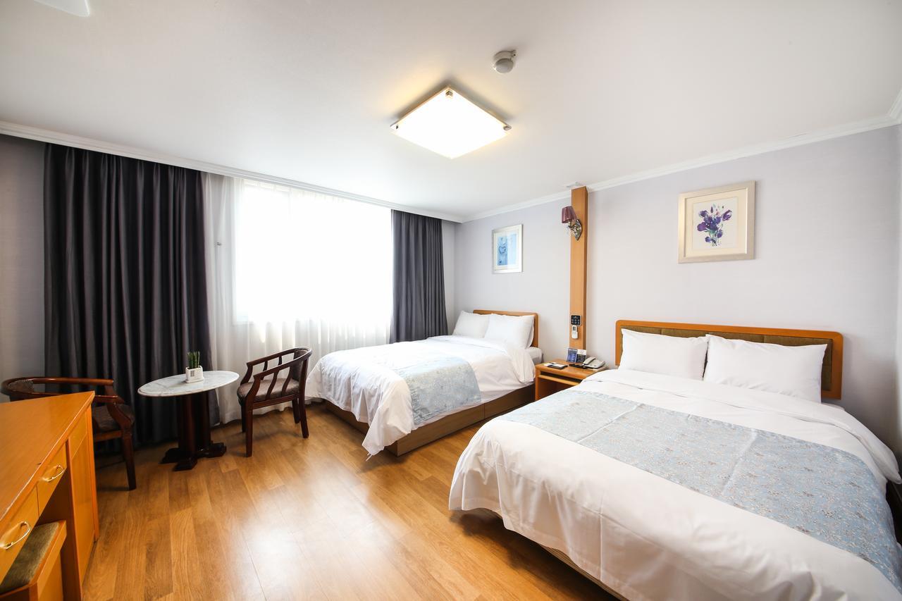 Utopia 4*