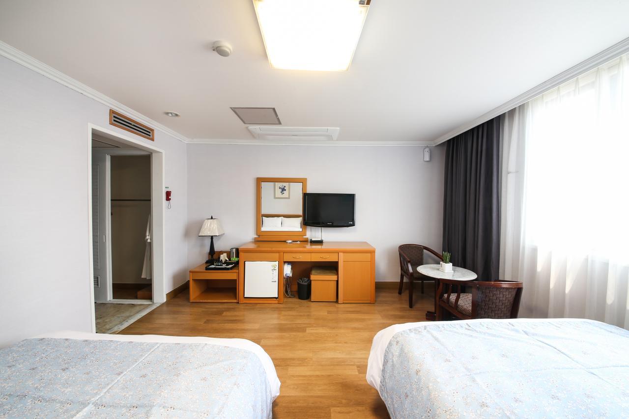 Utopia 4*