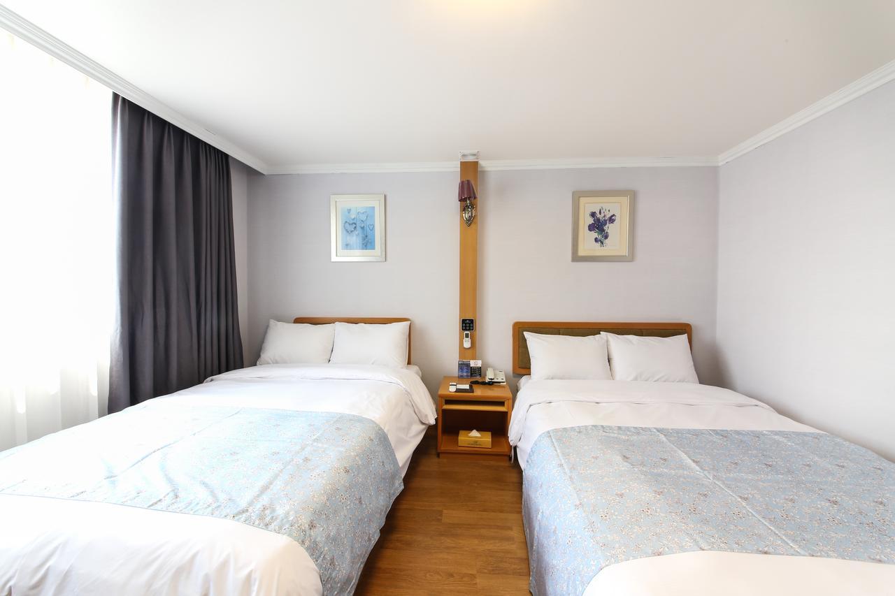 Utopia Hotel