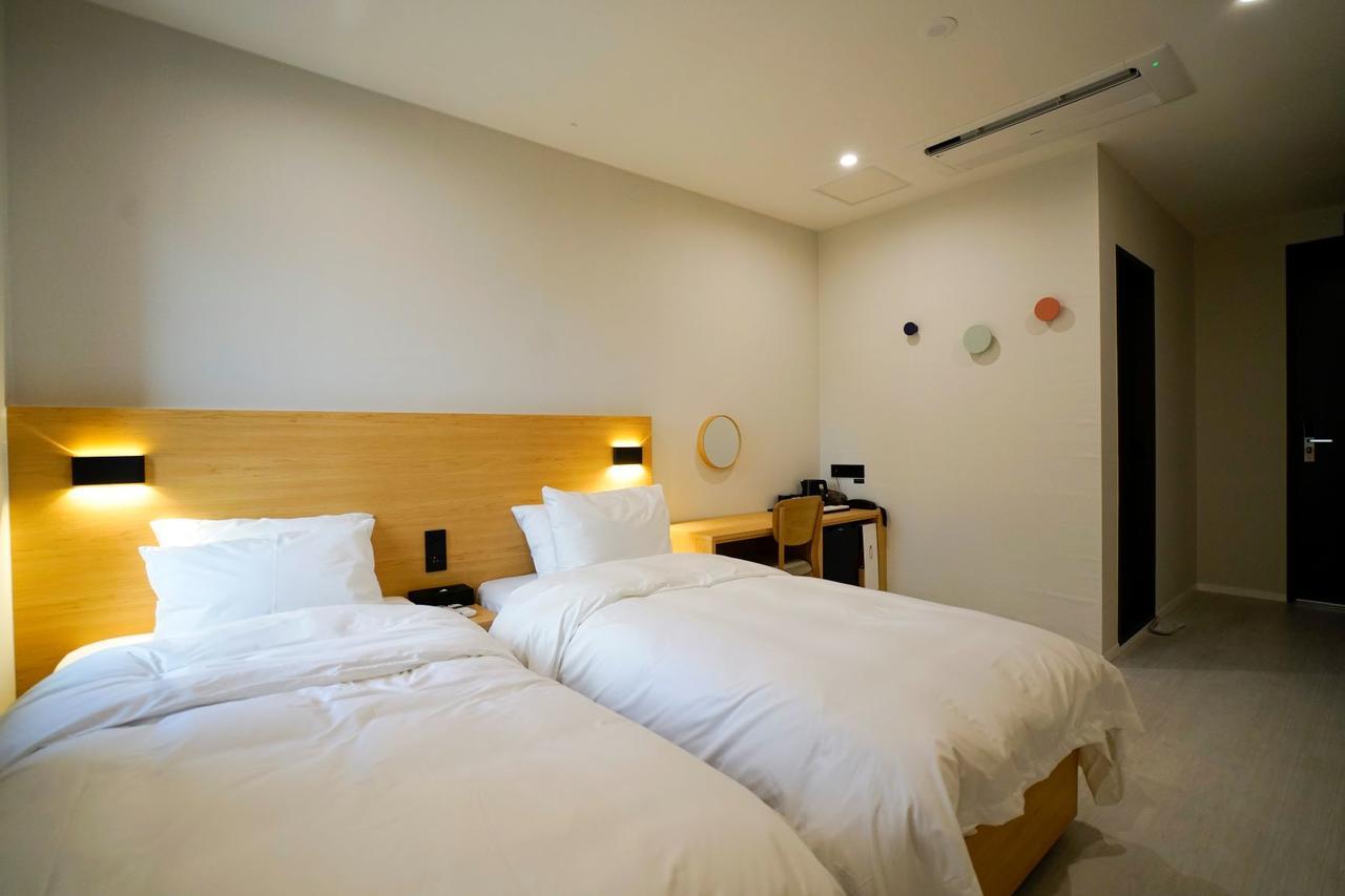 Mipo Oceanside Hotel