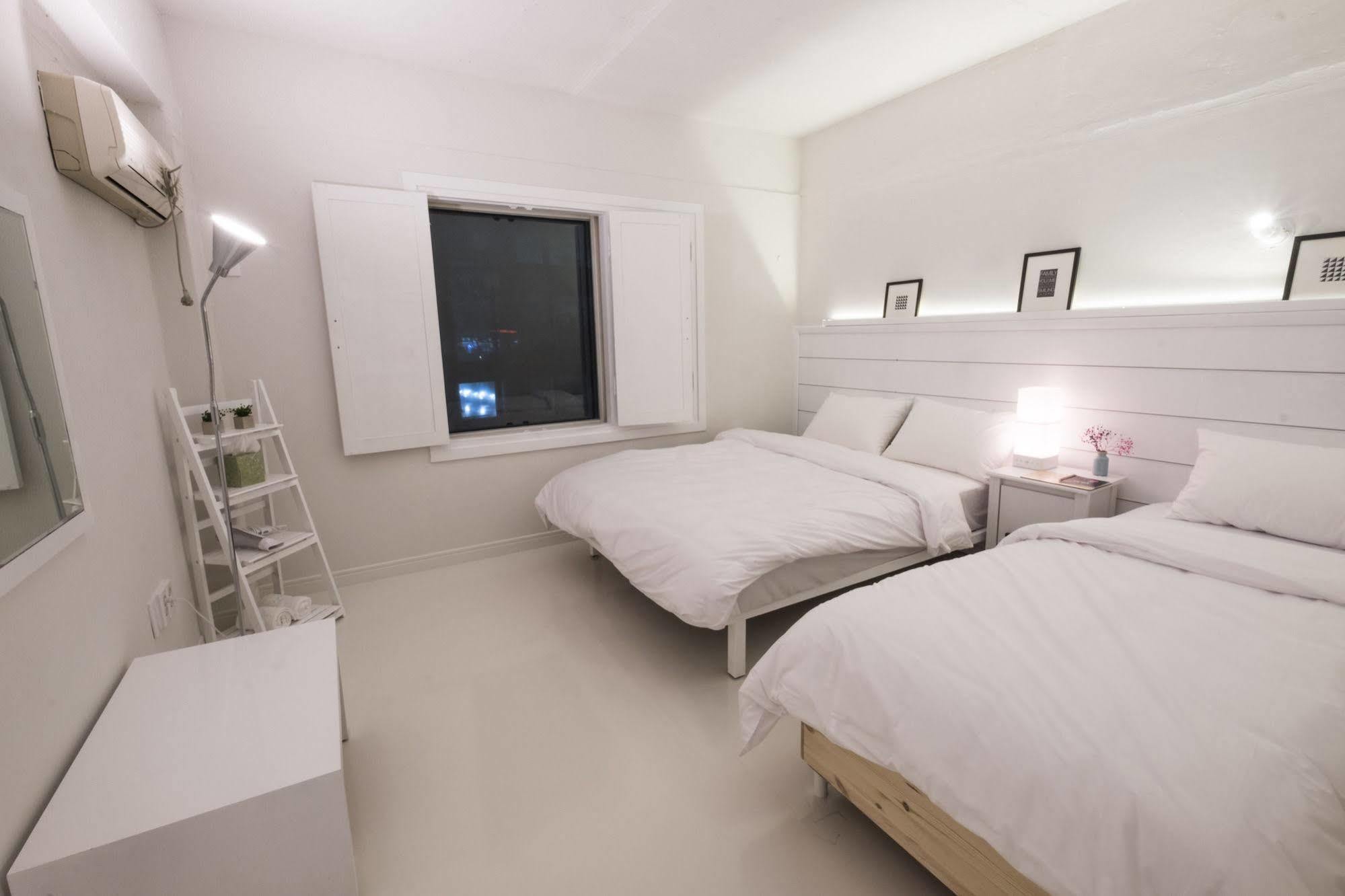 Canvas Hostel
