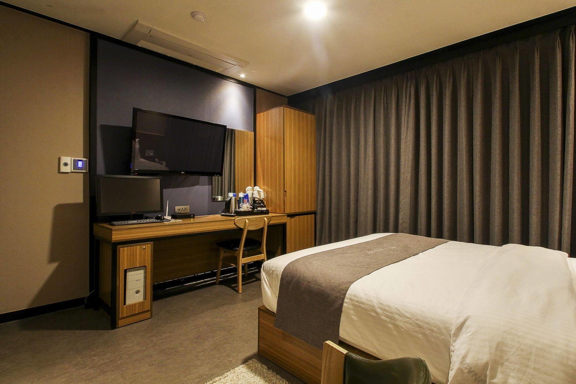 The 2* Busan