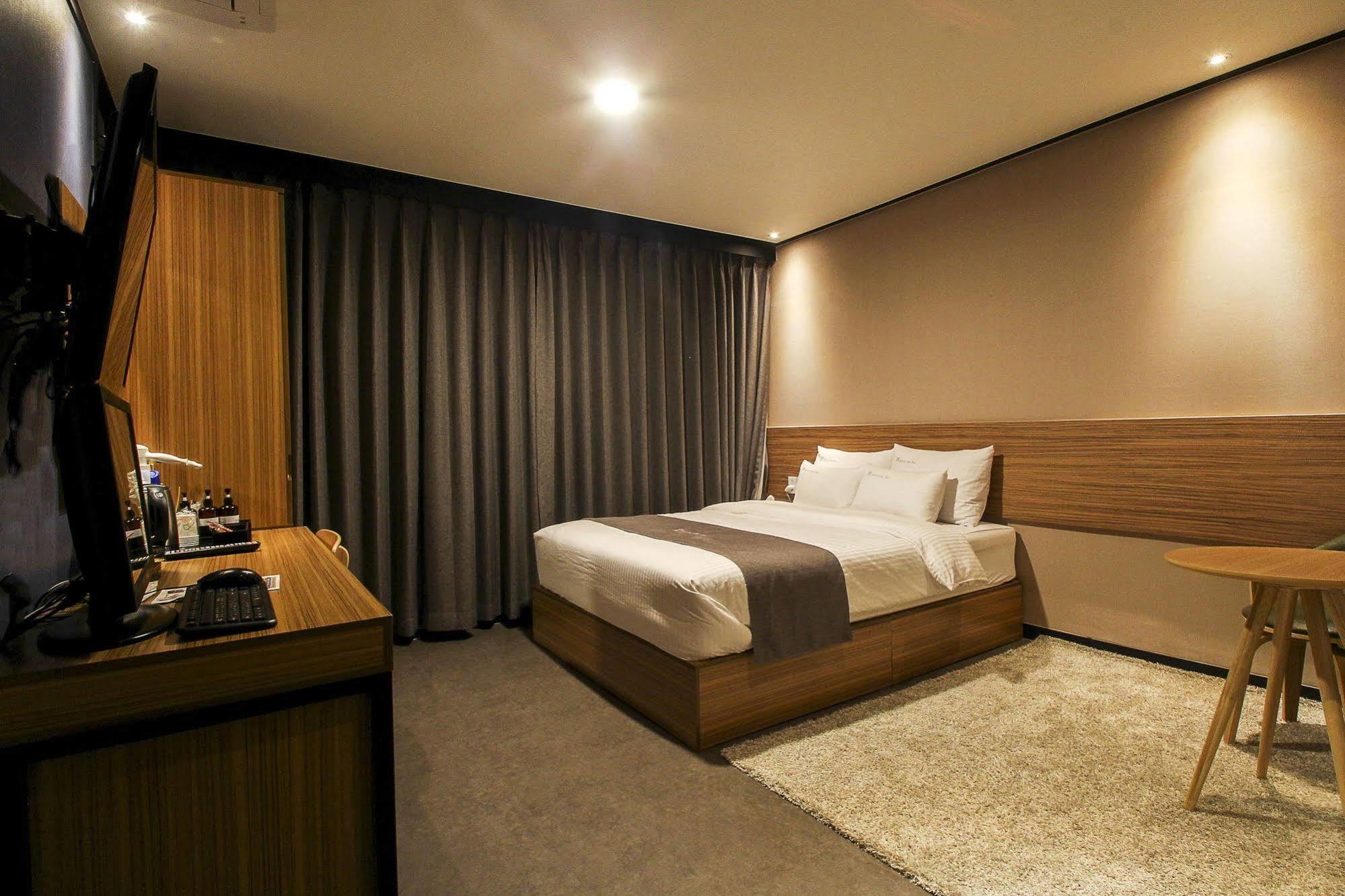 Hotel The