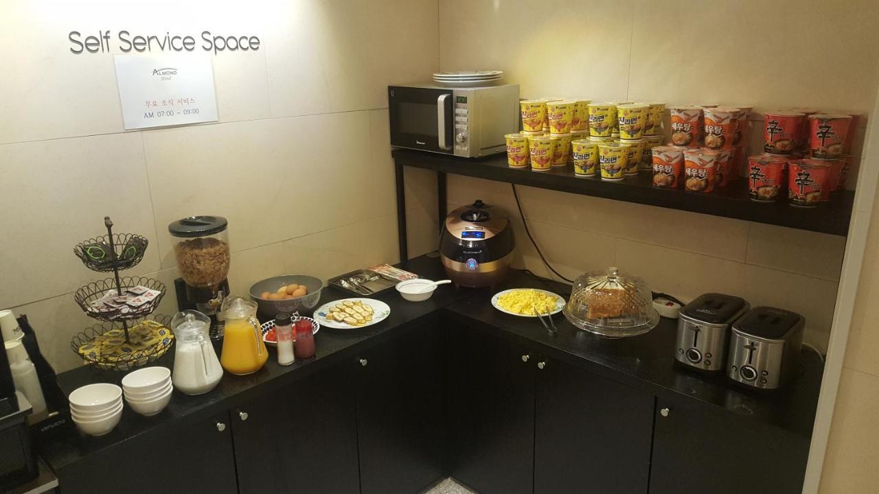 Almond Gupo Station 2*
