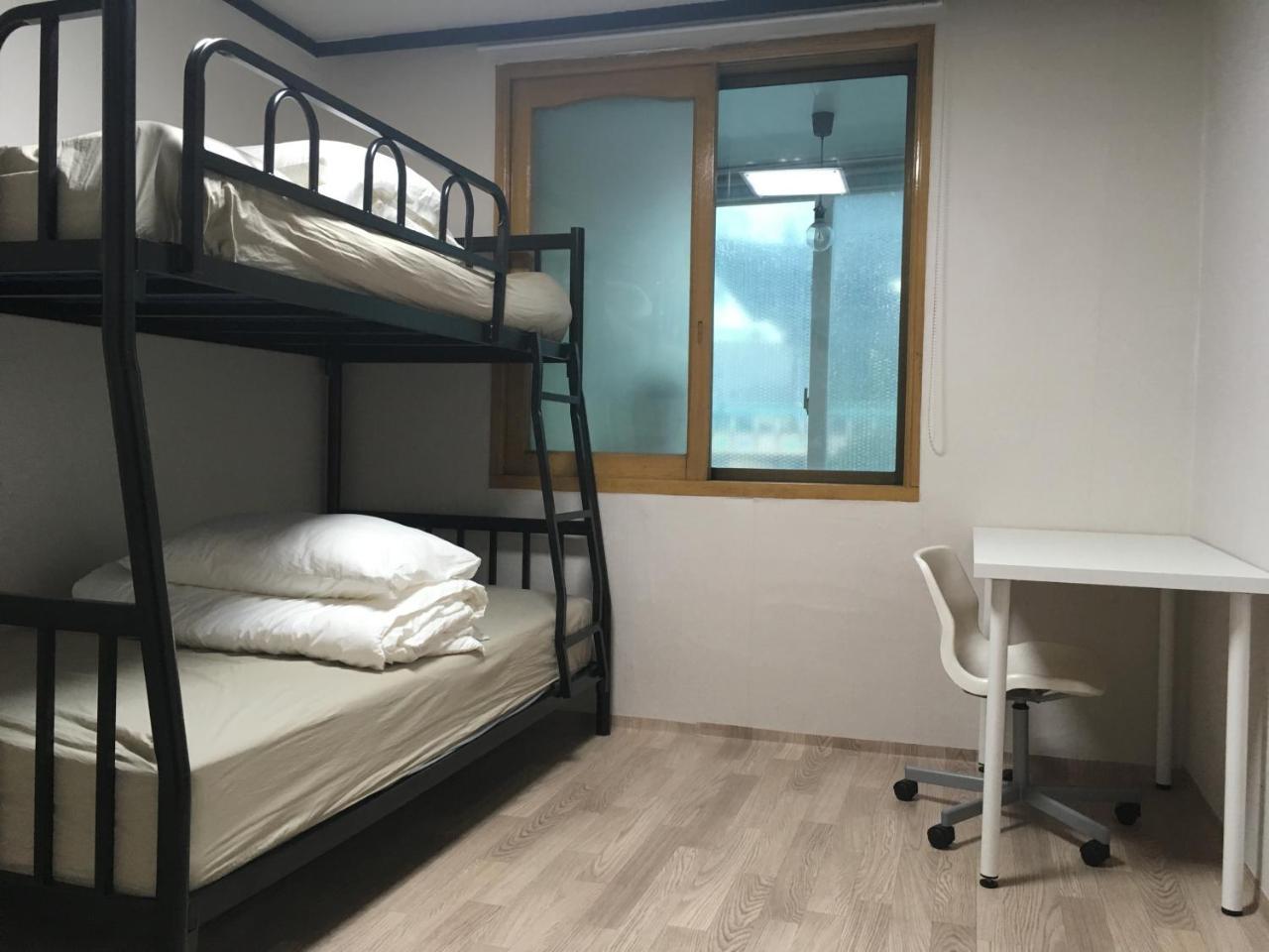 Hostel Backpackers Busan
