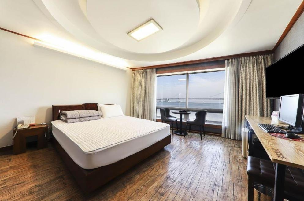 Hotel Bridge 2*