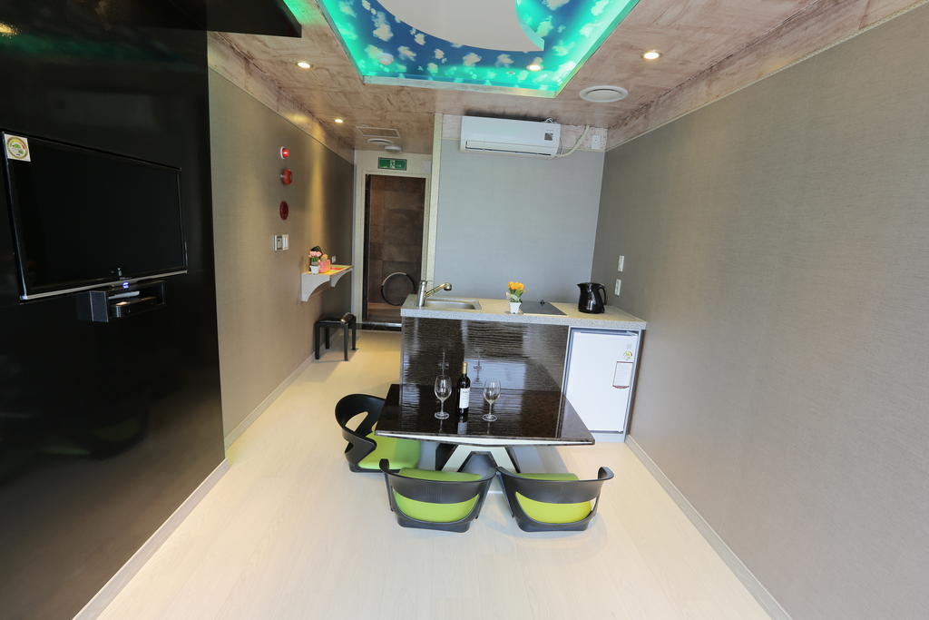 The Moon Hotel Busan