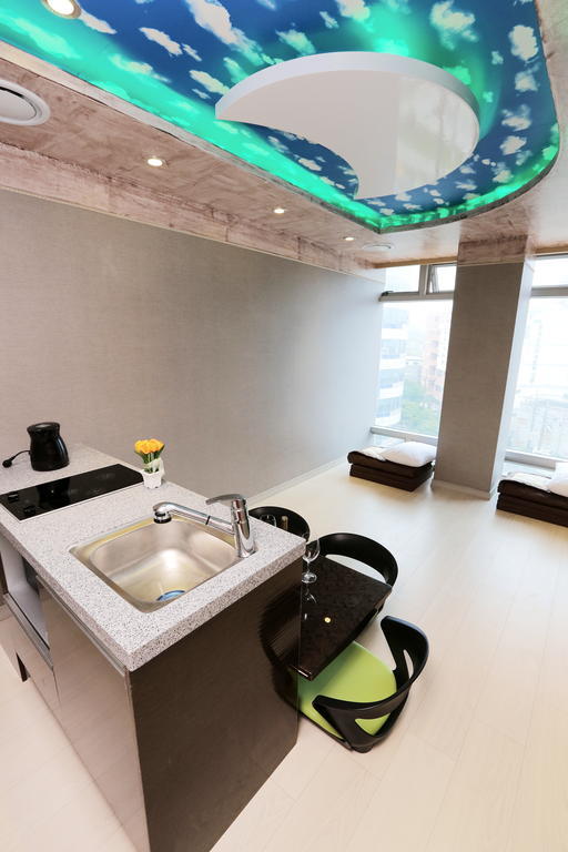 Hotel The Moon 2*