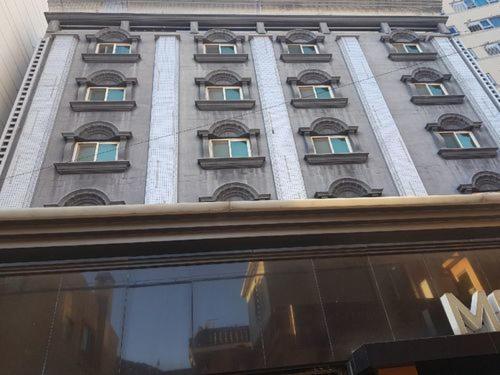 Cube Hotel 2*