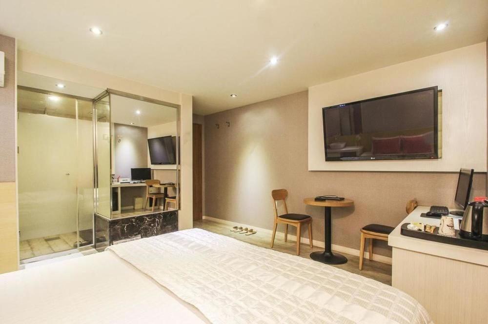 Hotel Cube 2*