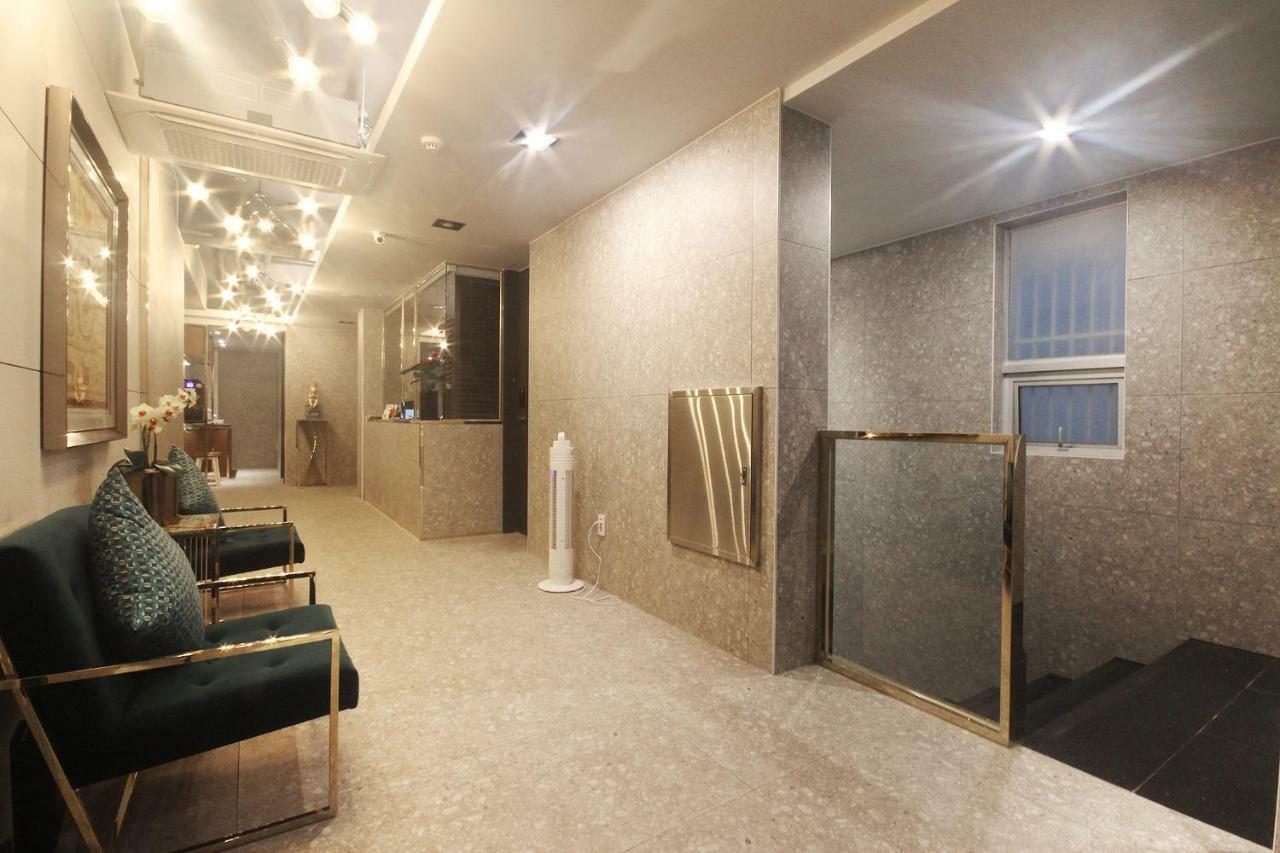 Brown Dot Seomyeon Hotel 2*