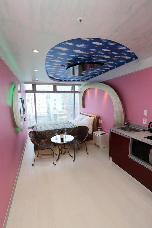 Hotel The Moon