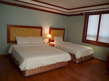 Hotel Hillside