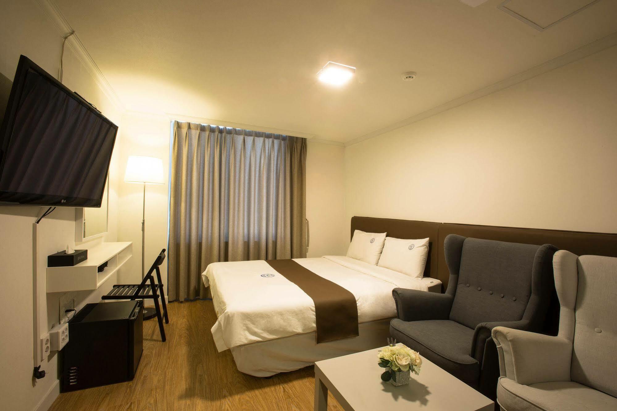 Hillside Hotel Busan