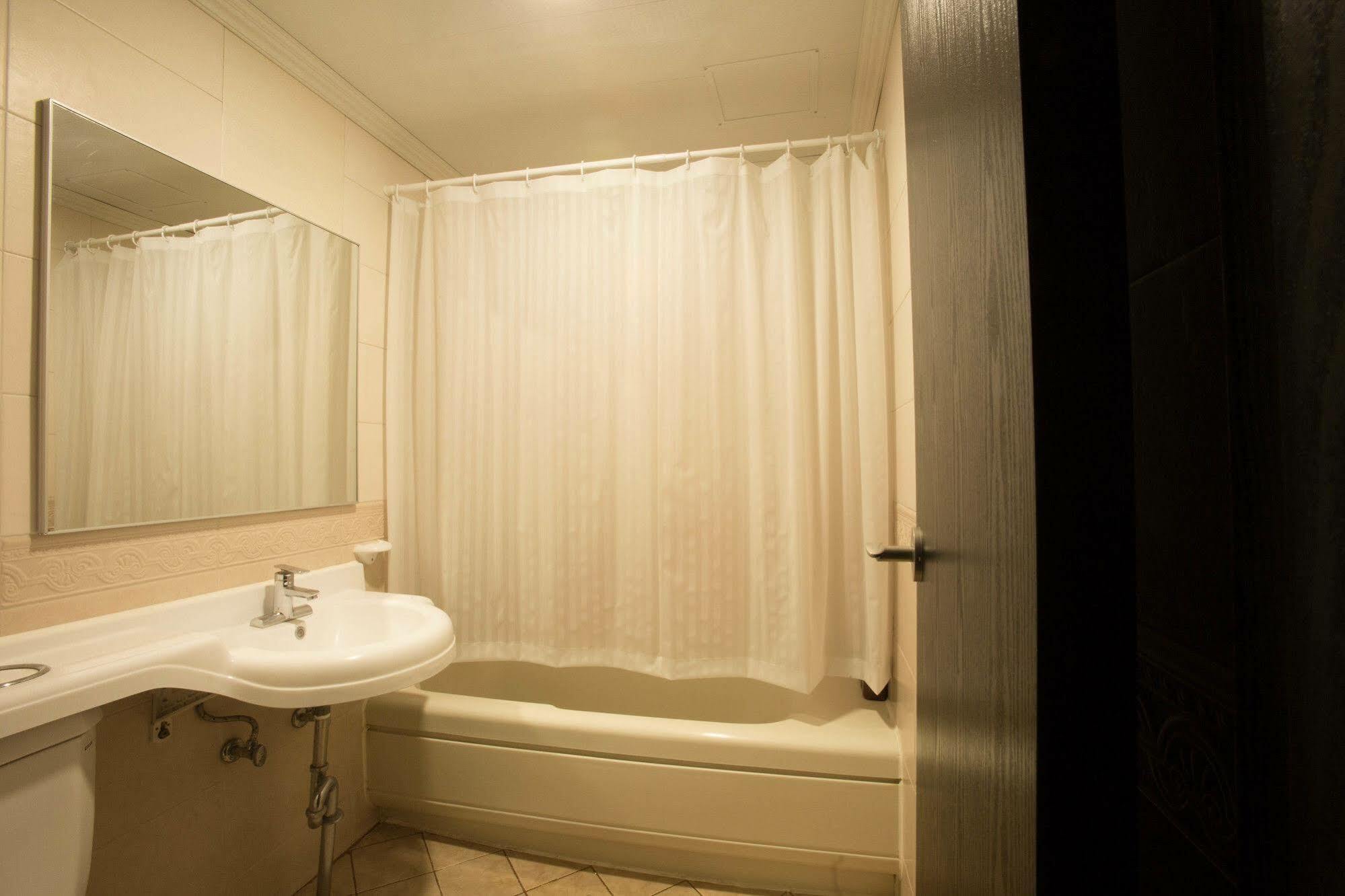 Hillside Hotel Busan