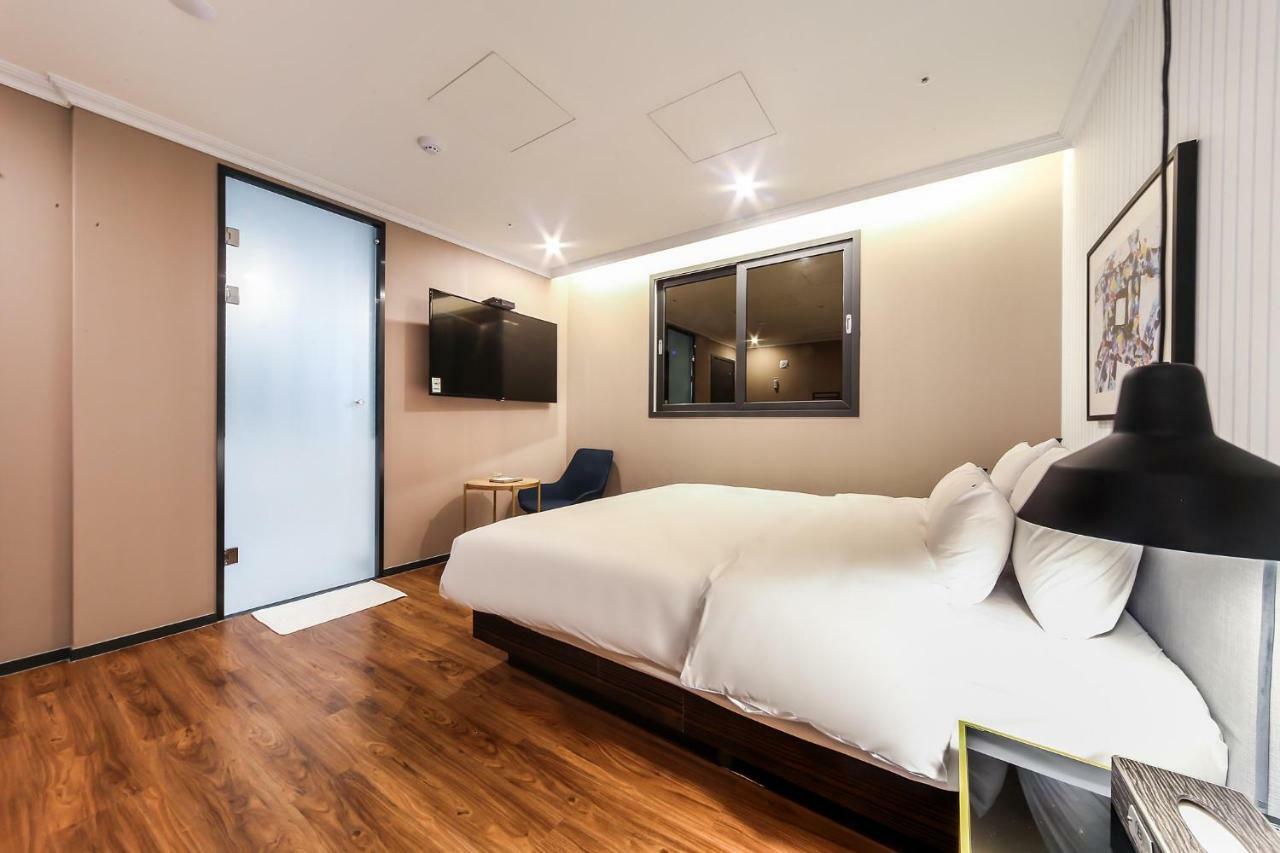 Seomyeon Brown-dot Gold Hotel