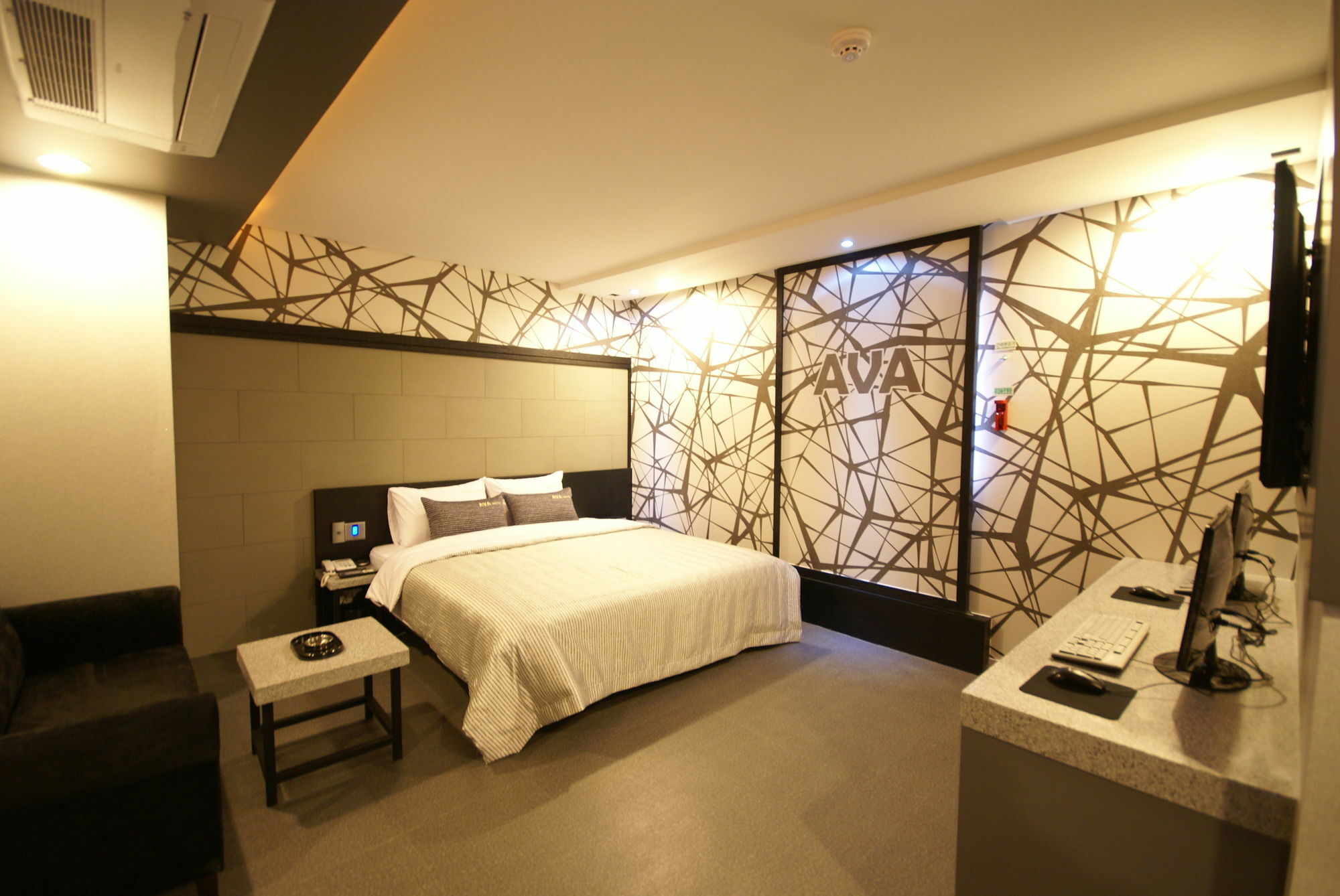 Hotel H Moment Songjeong 3*