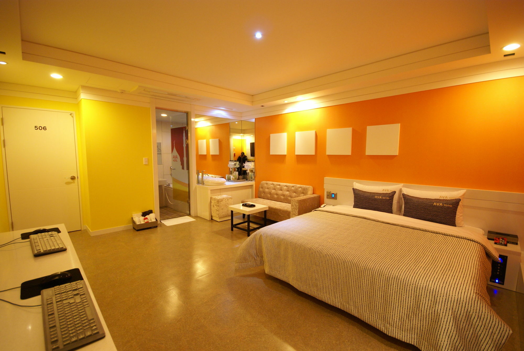 H Moment Songjeong Hotel