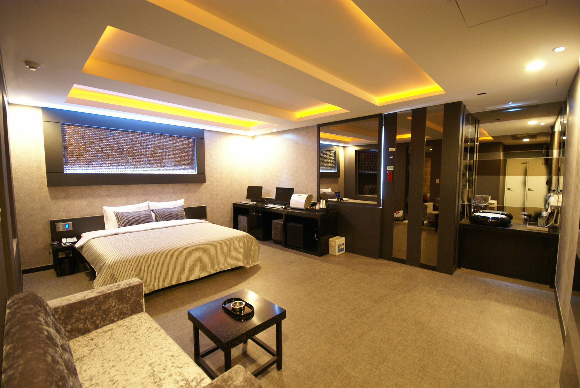 H Moment Songjeong Hotel