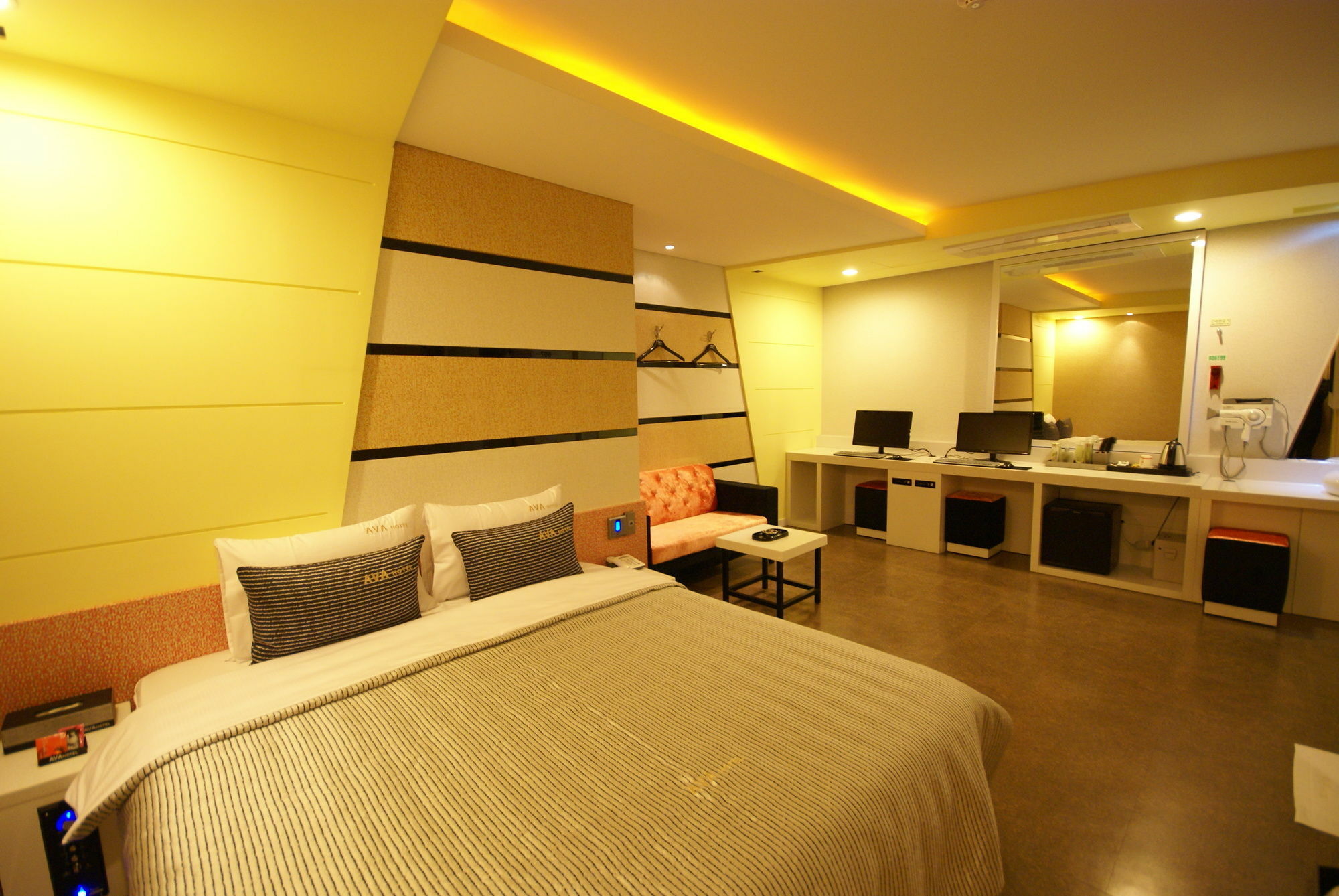 Hotel H Moment Songjeong