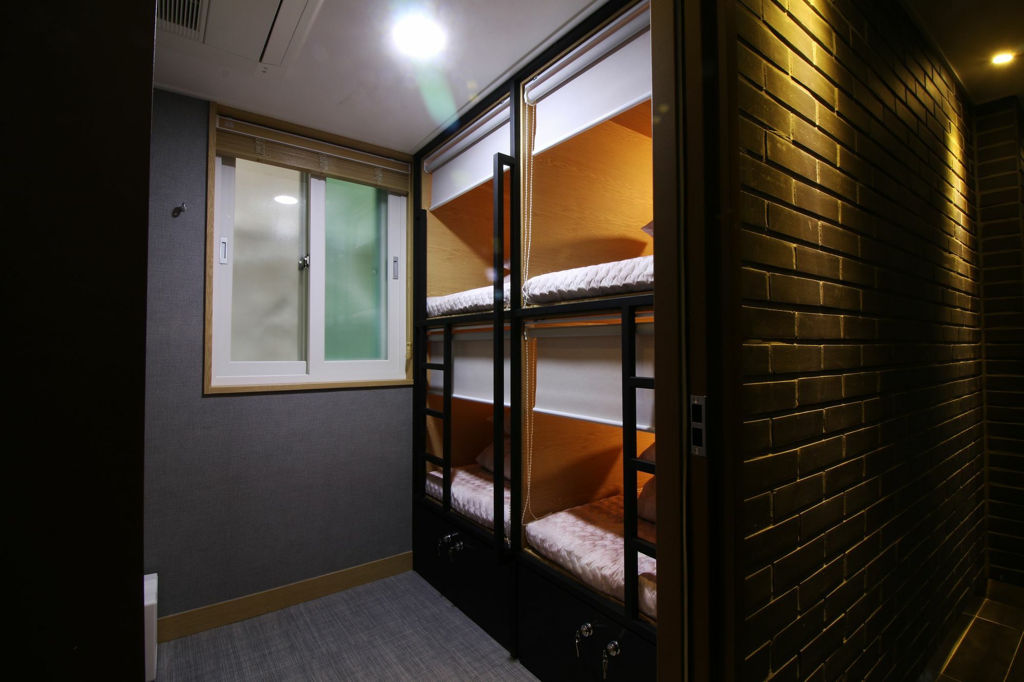 Mint House - Female Only 2*