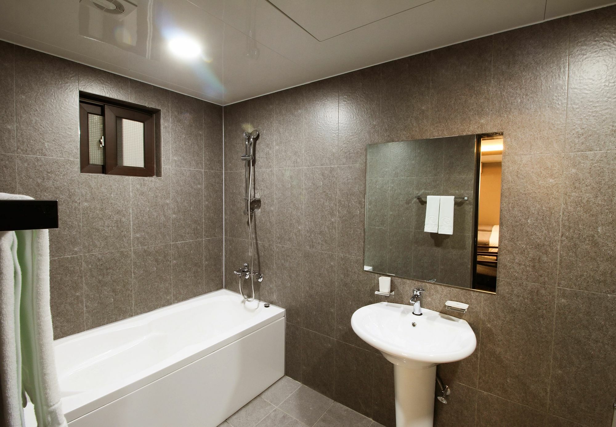 Hotel Bcent 3*