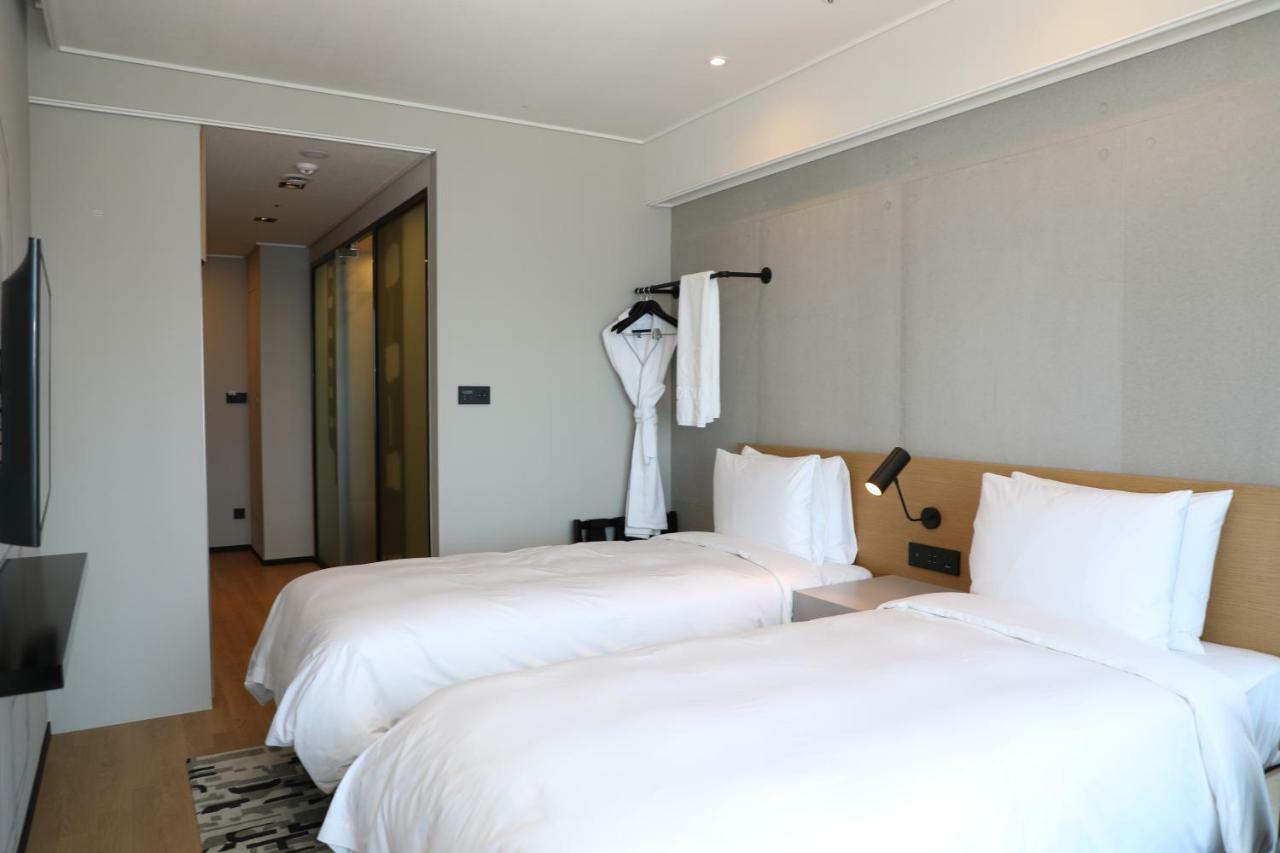 Golden Tulip Haeundae & 4* Busan