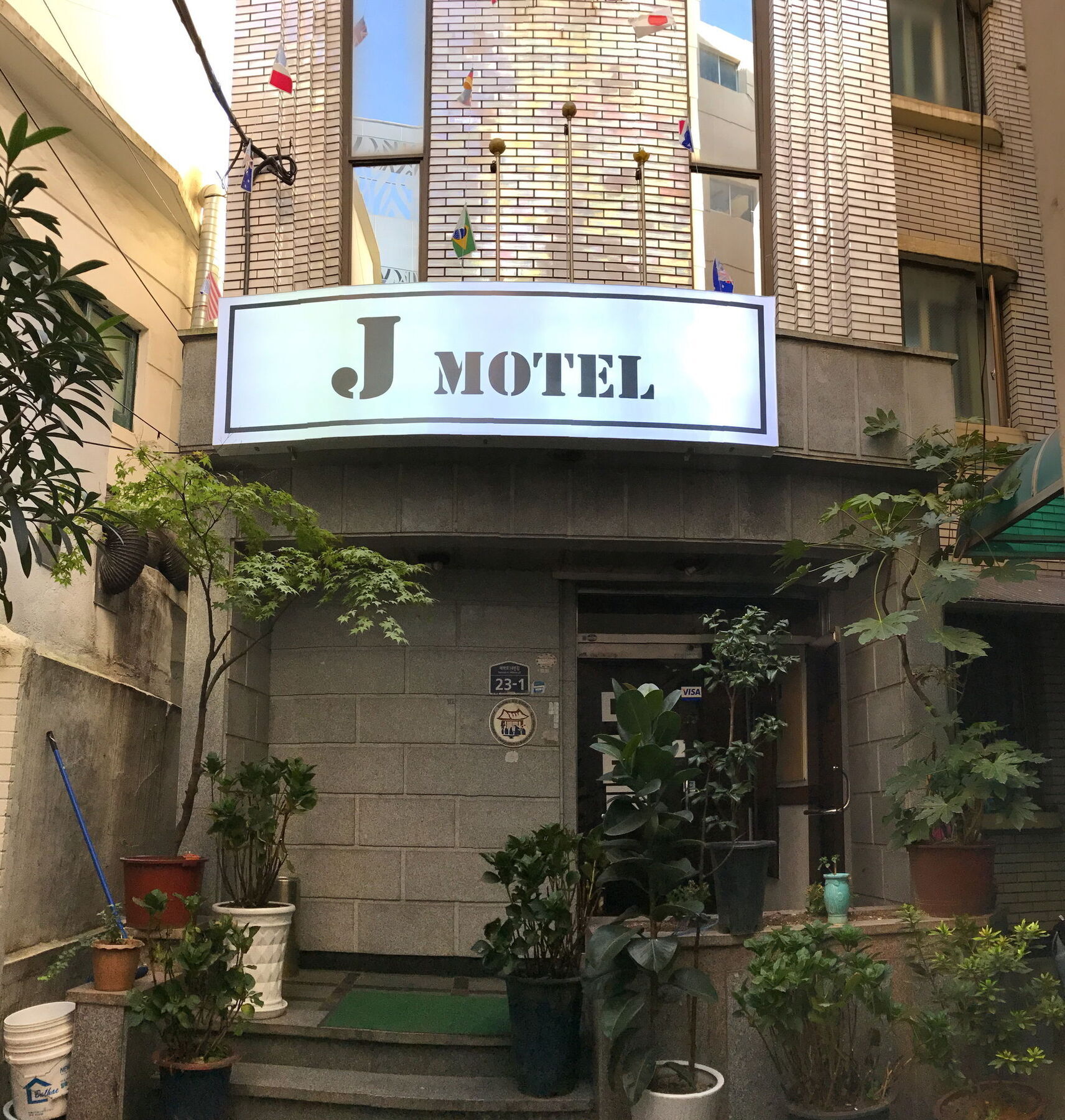 Motel J 2*