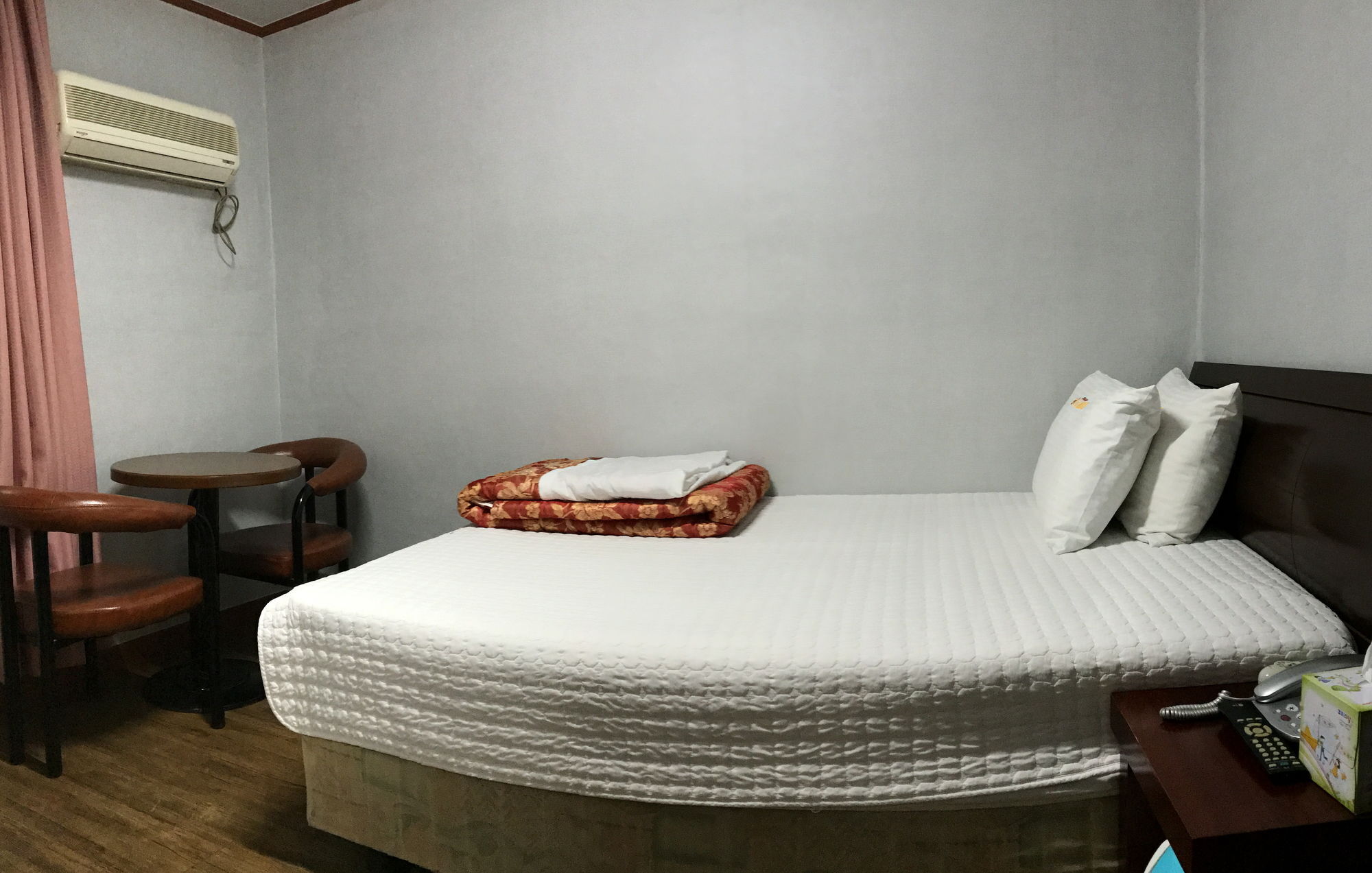 Motel J 2*