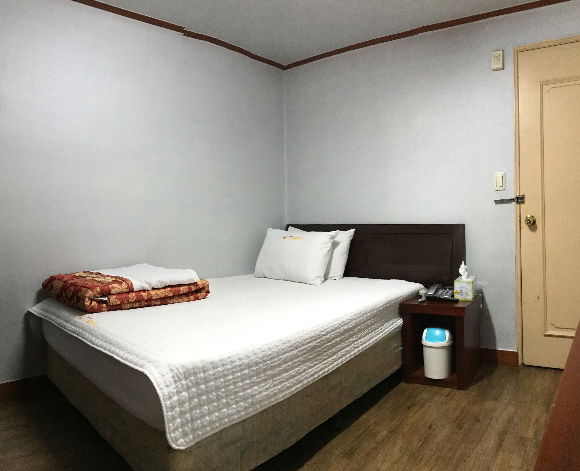 J Motel 2*
