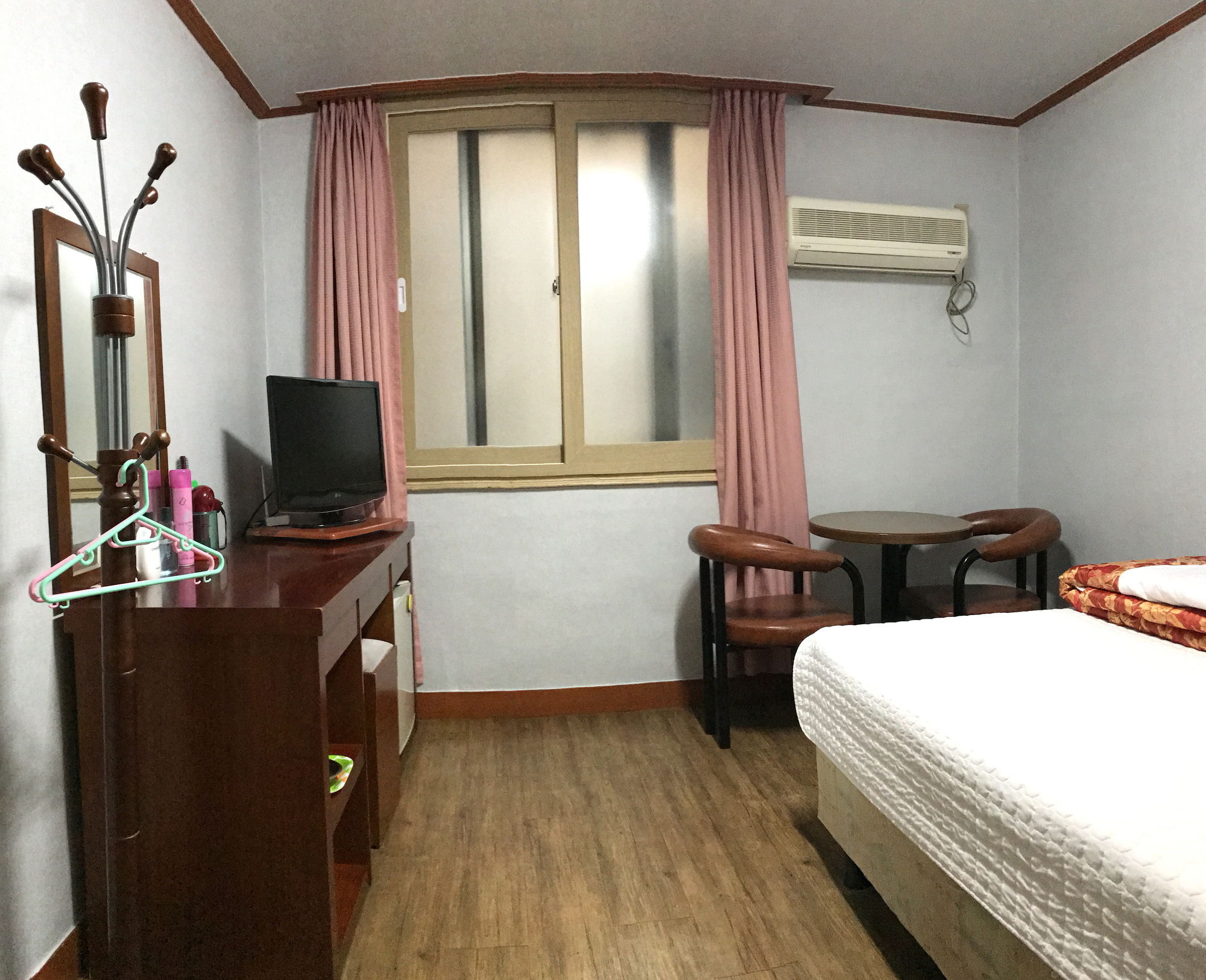 Motel J 2*