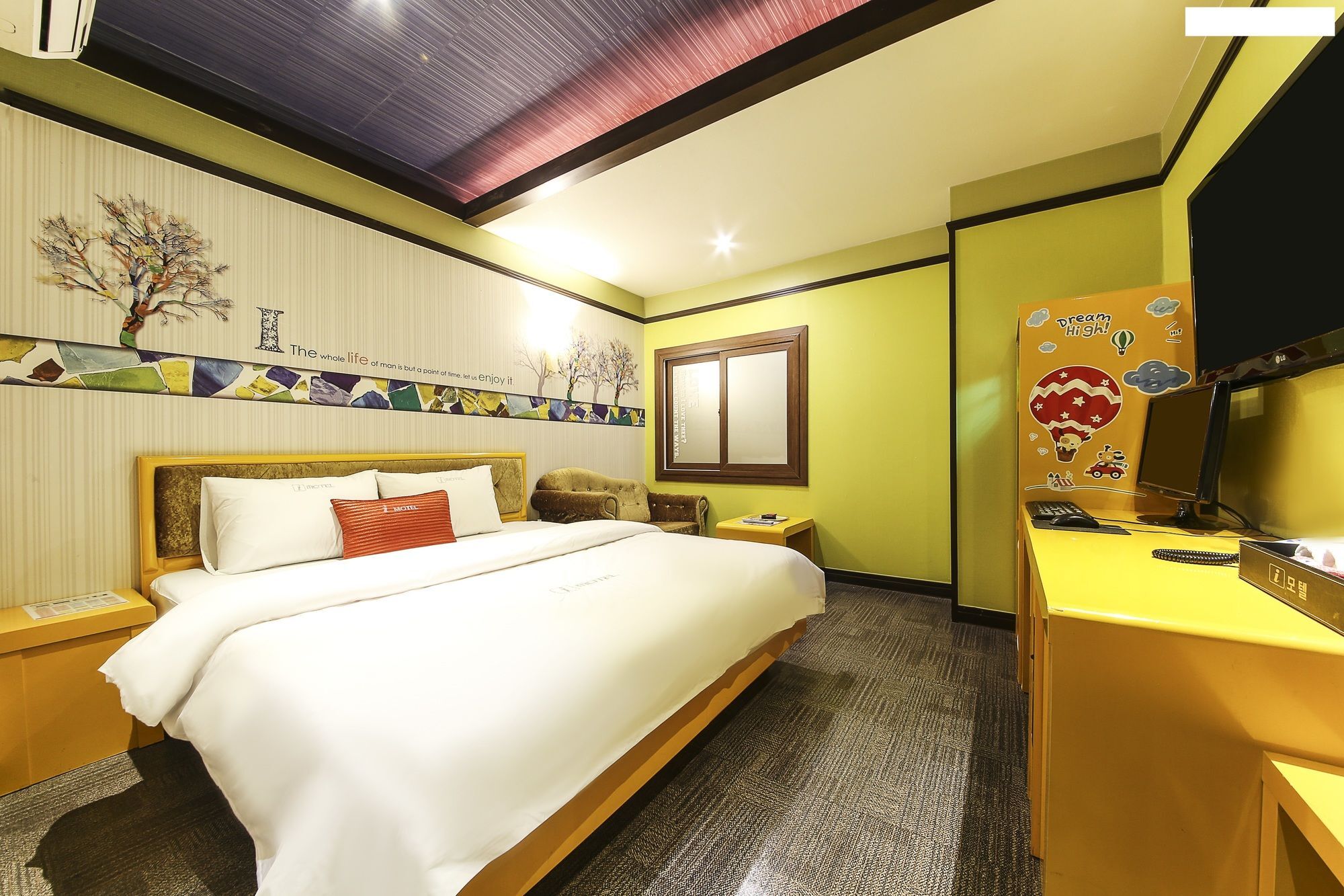 I Hotel