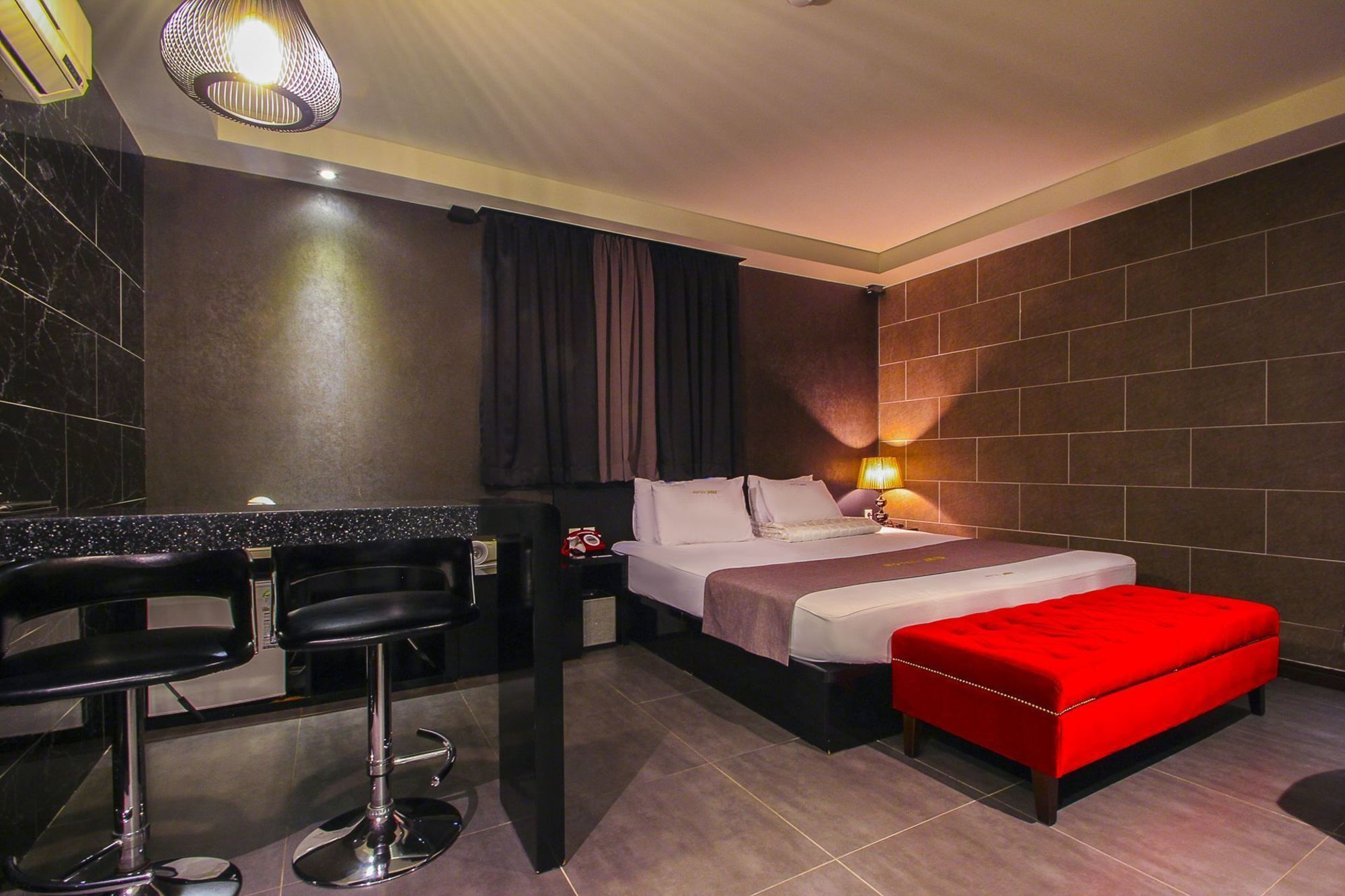 Mu Motel
