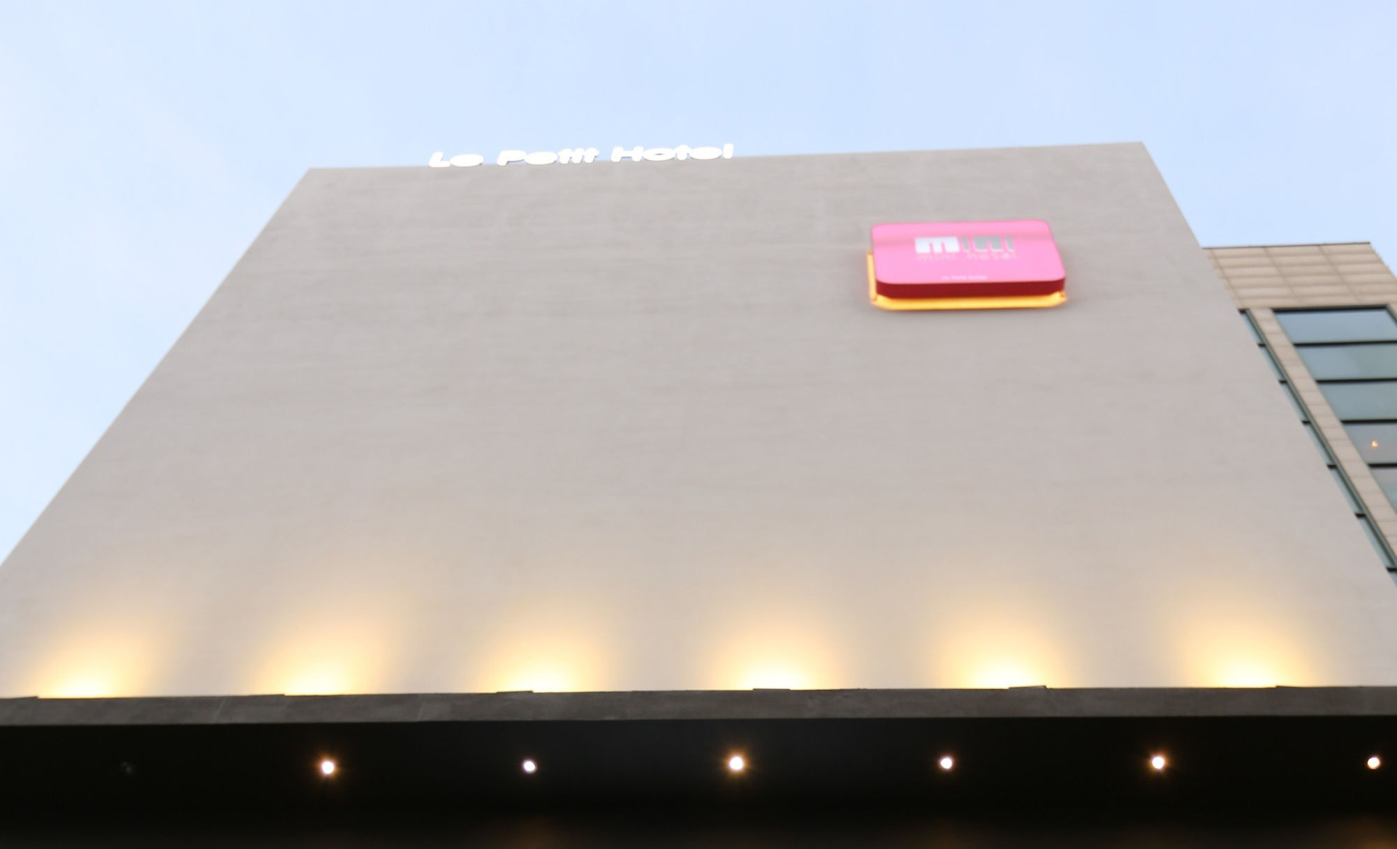 Cu Hotel