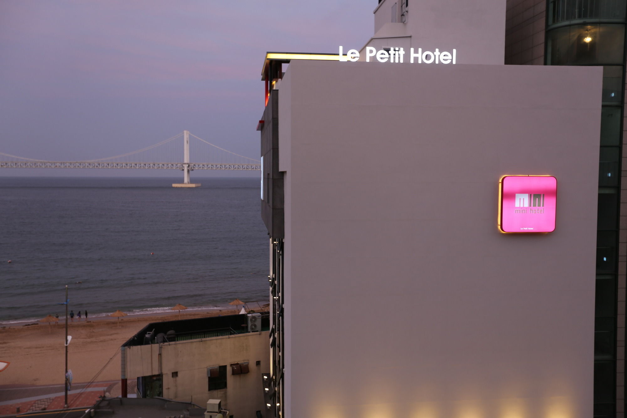 Cu Hotel 2*