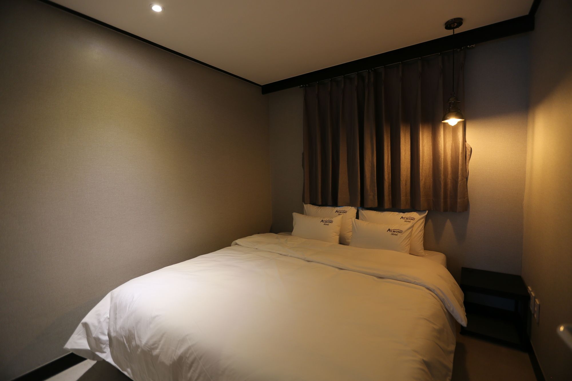 Almond Gupo Station Hotel 2*